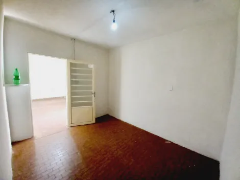 Casa / Padrão em Ribeirão Preto Alugar por R$650,00