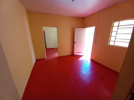 Casa / Padrão em Ribeirão Preto Alugar por R$650,00