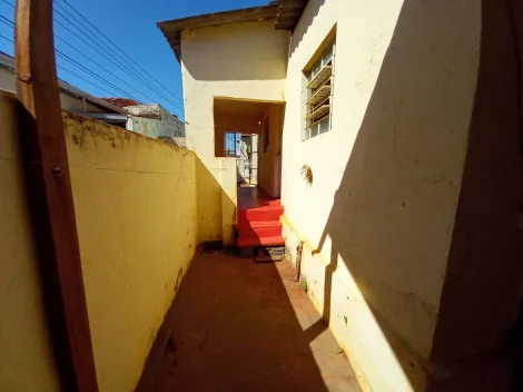 Alugar Casa / Padrão em Ribeirão Preto R$ 650,00 - Foto 8