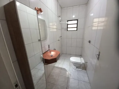 Alugar Casa / Padrão em Ribeirão Preto R$ 1.800,00 - Foto 9