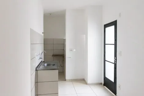 Alugar Casa / Padrão em Ribeirão Preto R$ 650,00 - Foto 6