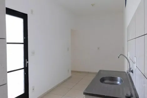 Alugar Casa / Padrão em Ribeirão Preto R$ 650,00 - Foto 7