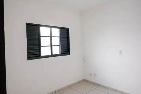 Alugar Casa / Padrão em Ribeirão Preto R$ 650,00 - Foto 8