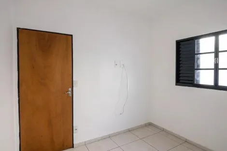 Alugar Casa / Padrão em Ribeirão Preto R$ 650,00 - Foto 9