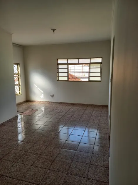 Apartamento / Padrão em Ribeirão Preto Alugar por R$1.600,00