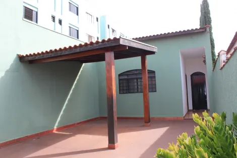 Casa / Padrão em Ribeirão Preto Alugar por R$3.200,00