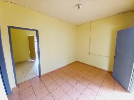 Casa / Padrão em Ribeirão Preto Alugar por R$900,00