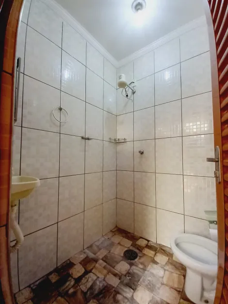 Alugar Casa / Padrão em Ribeirão Preto R$ 1.400,00 - Foto 17