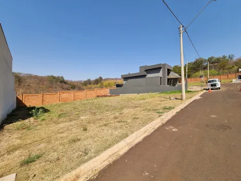 Terreno / Condomínio em Bonfim Paulista 