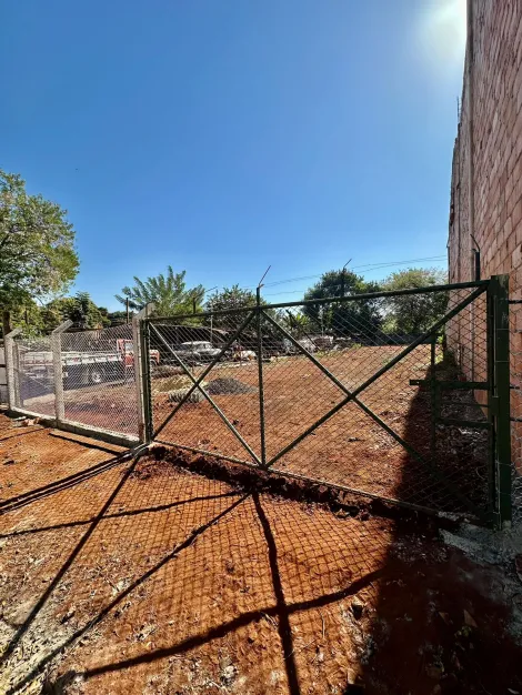 Alugar Terreno / Padrão em Ribeirão Preto R$ 1.200,00 - Foto 1