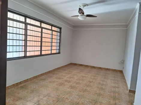 Casa / Padrão em Ribeirão Preto Alugar por R$2.000,00