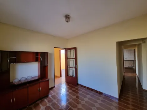 Alugar Casa / Padrão em Ribeirão Preto R$ 1.650,00 - Foto 4