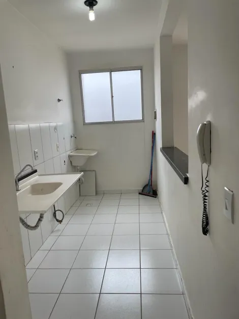 Alugar Apartamento / Padrão em Ribeirão Preto R$ 1.300,00 - Foto 2