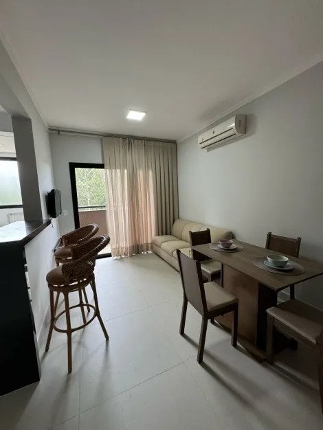 Apartamento / Padrão em Ribeirão Preto Alugar por R$2.100,00