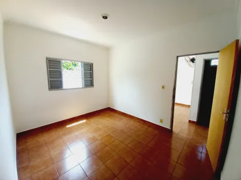 Alugar Casa / Padrão em Ribeirão Preto R$ 1.500,00 - Foto 2