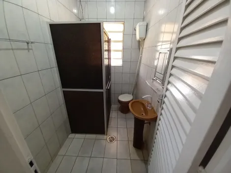 Alugar Casa / Padrão em Ribeirão Preto R$ 1.200,00 - Foto 4