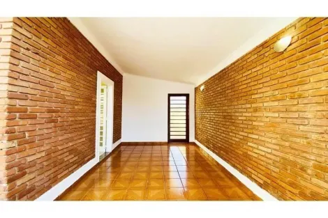 Casa / Padrão em Ribeirão Preto Alugar por R$2.900,00