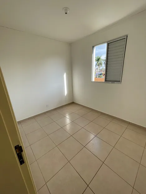 Alugar Apartamento / Padrão em Ribeirão Preto R$ 900,00 - Foto 4