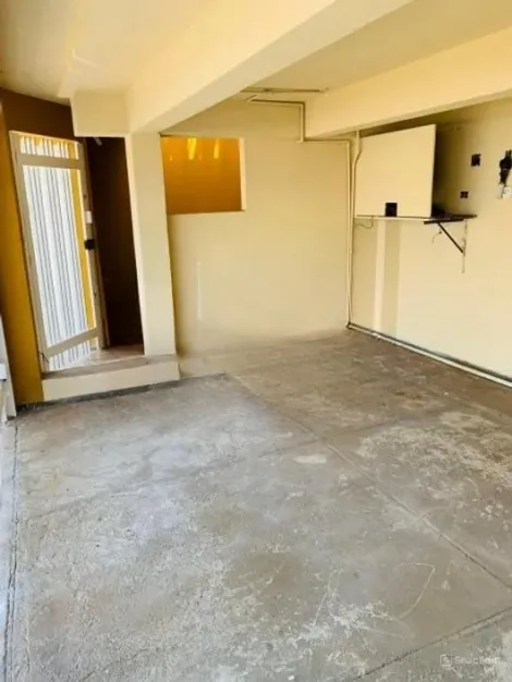 Casa / Padrão em Ribeirão Preto Alugar por R$1.600,00