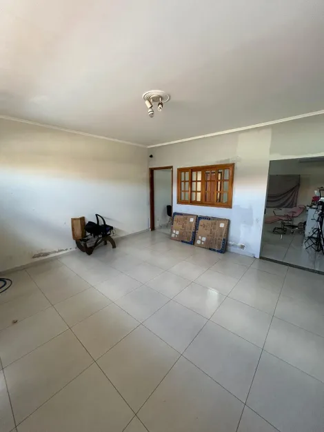 Casa / Padrão em Ribeirão Preto Alugar por R$2.500,00