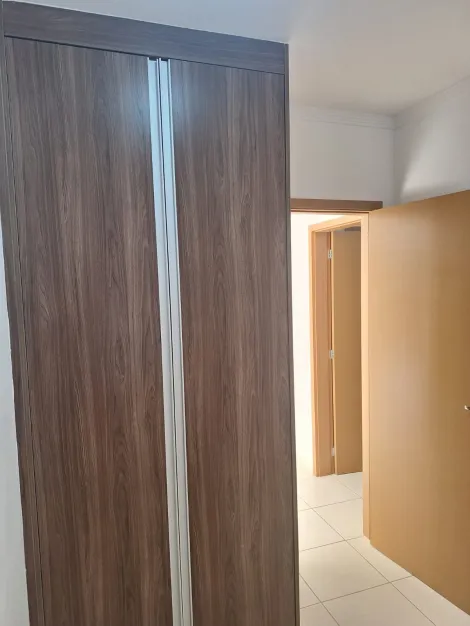 Alugar Apartamento / Padrão em Ribeirão Preto R$ 1.600,00 - Foto 7