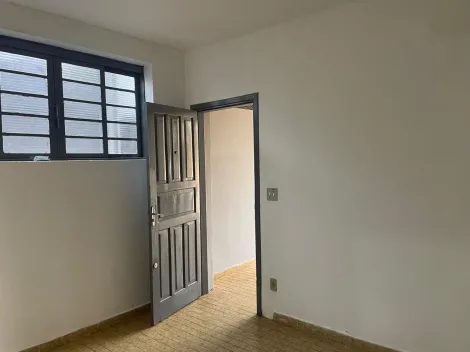 Alugar Casa / Padrão em Ribeirão Preto R$ 1.200,00 - Foto 4