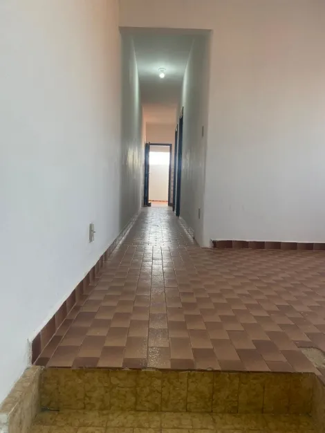 Alugar Casa / Padrão em Ribeirão Preto R$ 1.000,00 - Foto 1