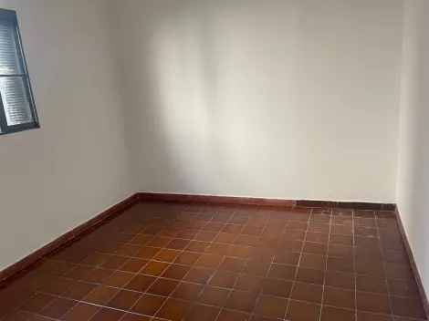 Alugar Casa / Padrão em Ribeirão Preto R$ 500,00 - Foto 4