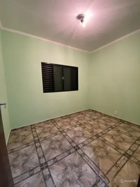 Alugar Casa / Padrão em Ribeirão Preto R$ 1.300,00 - Foto 4