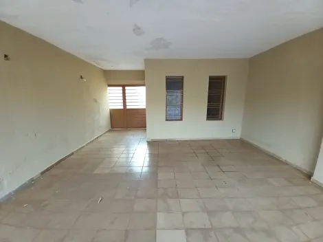 Alugar Casa / Padrão em Ribeirão Preto R$ 1.500,00 - Foto 1