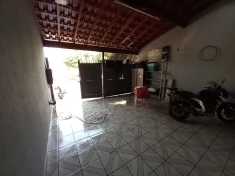 Casa / Padrão em Ribeirão Preto Alugar por R$1.700,00