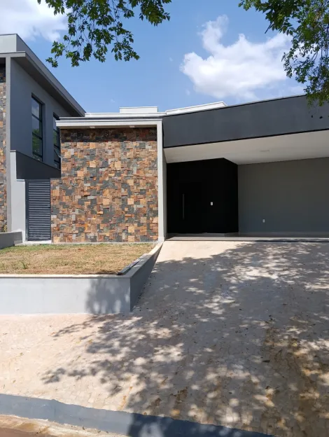 Casa condomínio / Padrão em Bonfim Paulista 