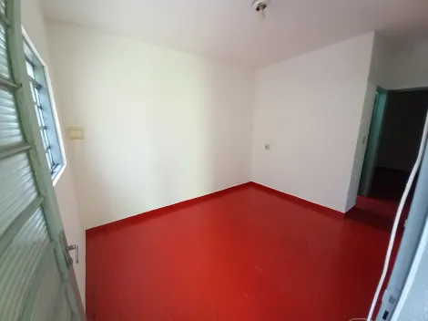 Alugar Casa / Padrão em Ribeirão Preto R$ 700,00 - Foto 1