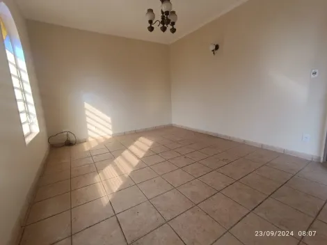 Alugar Casa / Padrão em Ribeirão Preto R$ 2.200,00 - Foto 4