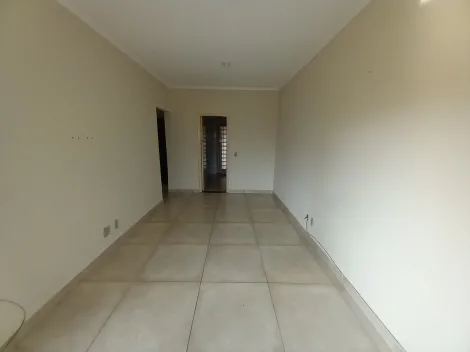 Alugar Casa / Padrão em Ribeirão Preto R$ 1.200,00 - Foto 2