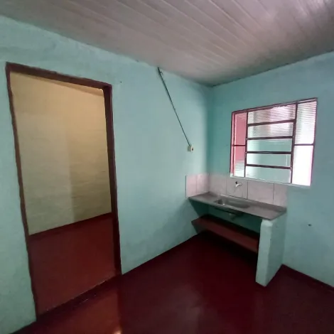 Alugar Casa / Padrão em Ribeirão Preto R$ 550,00 - Foto 5