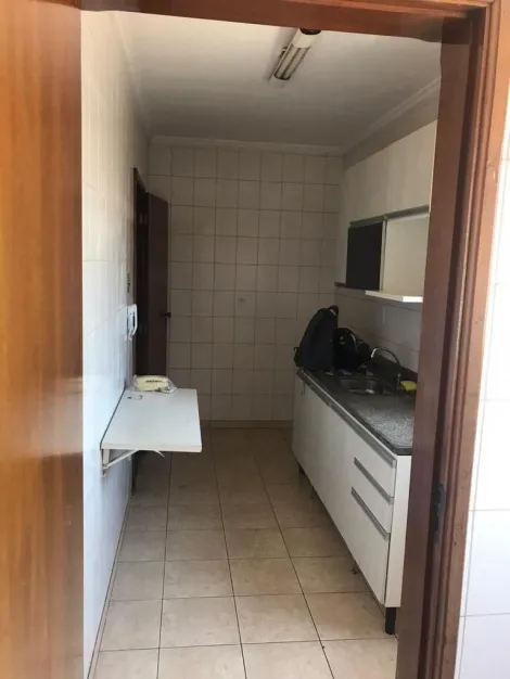 Alugar Apartamento / Padrão em Ribeirão Preto R$ 1.700,00 - Foto 5