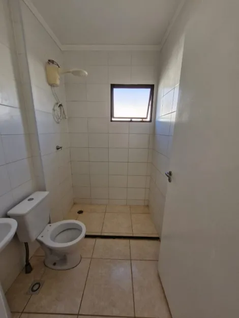 Alugar Apartamento / Padrão em Ribeirão Preto R$ 1.100,00 - Foto 6