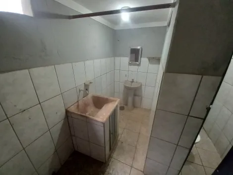 Alugar Casa / Padrão em Ribeirão Preto R$ 700,00 - Foto 6