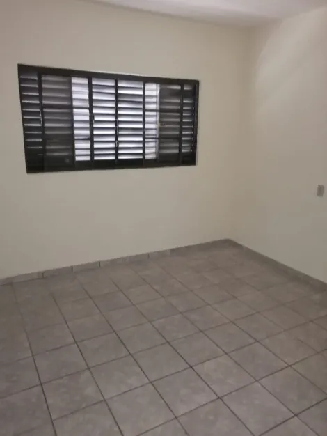 Alugar Casa / Padrão em Ribeirão Preto R$ 1.300,00 - Foto 3