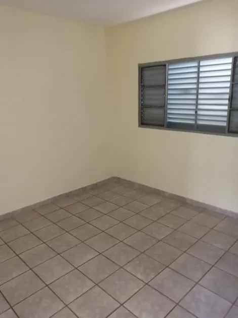 Alugar Casa / Padrão em Ribeirão Preto R$ 1.300,00 - Foto 5