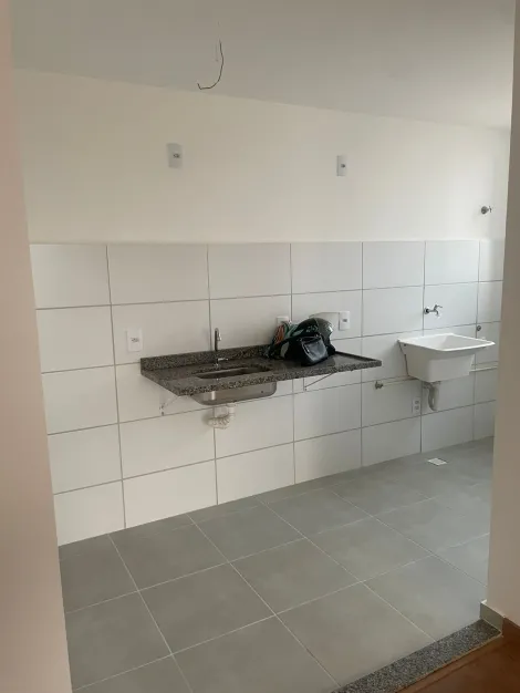 Alugar Apartamento / Padrão em Ribeirão Preto R$ 1.000,00 - Foto 2