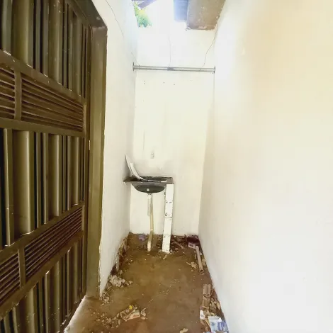 Alugar Casa / Padrão em Ribeirão Preto R$ 550,00 - Foto 6