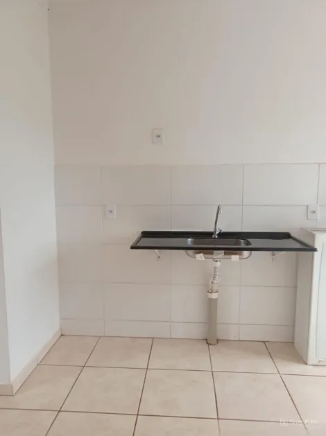 Alugar Apartamento / Padrão em Ribeirão Preto R$ 1.100,00 - Foto 2