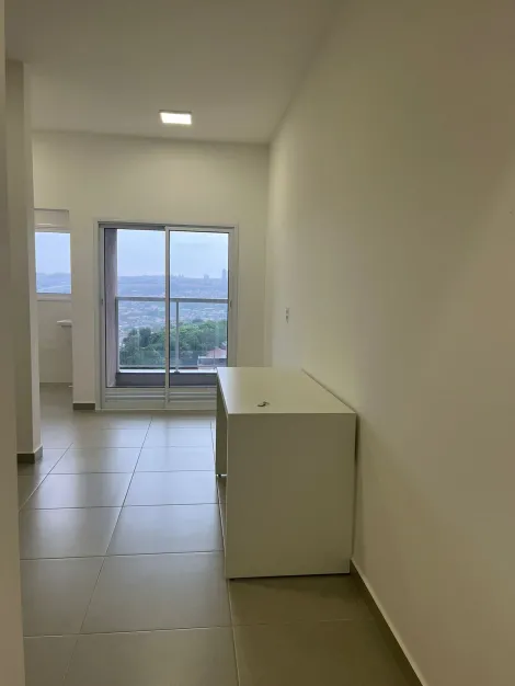 Apartamento / Padrão em Ribeirão Preto Alugar por R$2.200,00