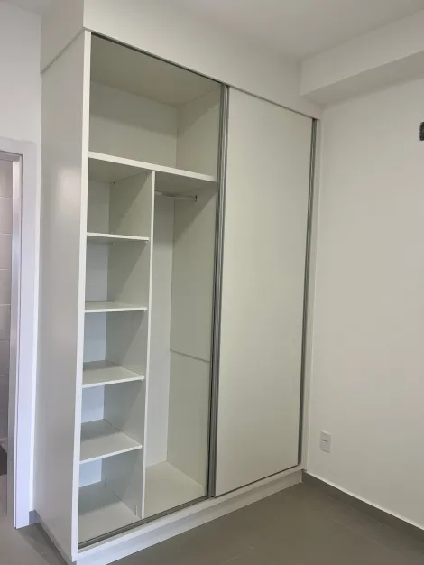 Alugar Apartamento / Padrão em Ribeirão Preto R$ 2.200,00 - Foto 3