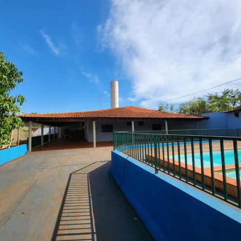 Casa condomínio / Chácara - Rancho em Jardinópolis 