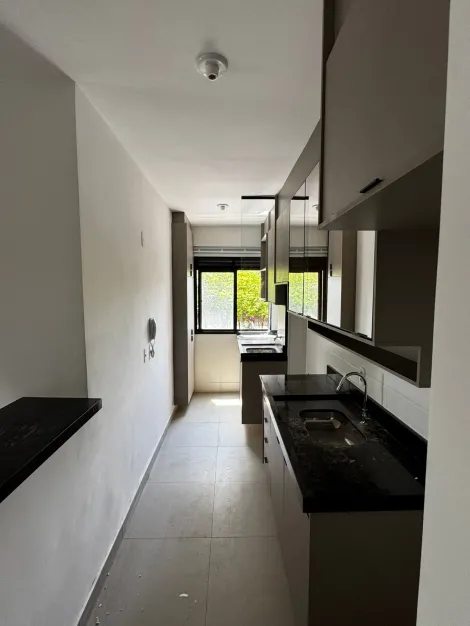 Alugar Apartamento / Padrão em Ribeirão Preto R$ 2.000,00 - Foto 2