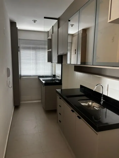 Alugar Apartamento / Padrão em Ribeirão Preto R$ 2.000,00 - Foto 5