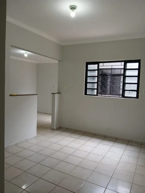 Alugar Casa / Padrão em Ribeirão Preto R$ 1.500,00 - Foto 5